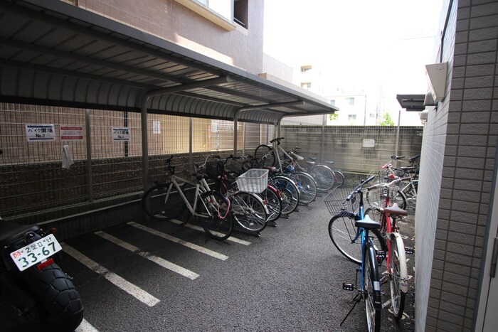 物件外観写真5　(駐輪場)