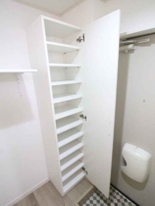 物件内観写真13　(収納)