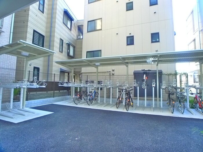 物件外観写真4　(駐輪場)