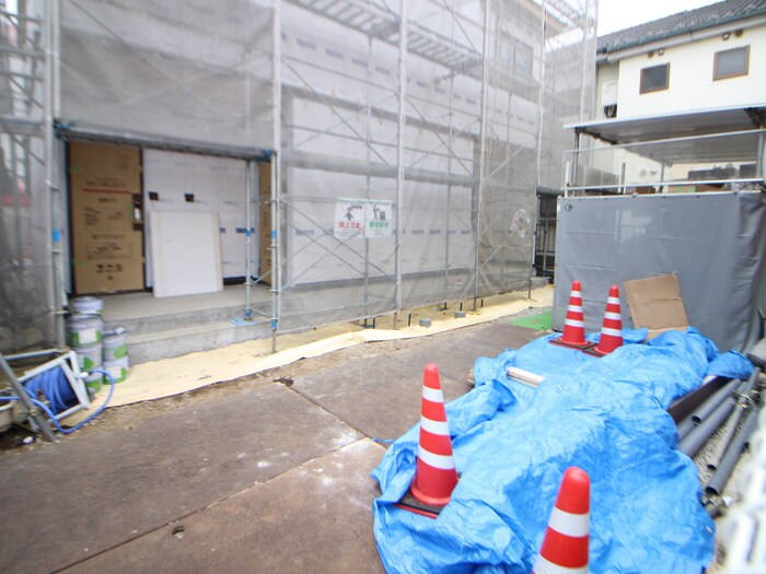 物件外観写真4　(エントランス部分)