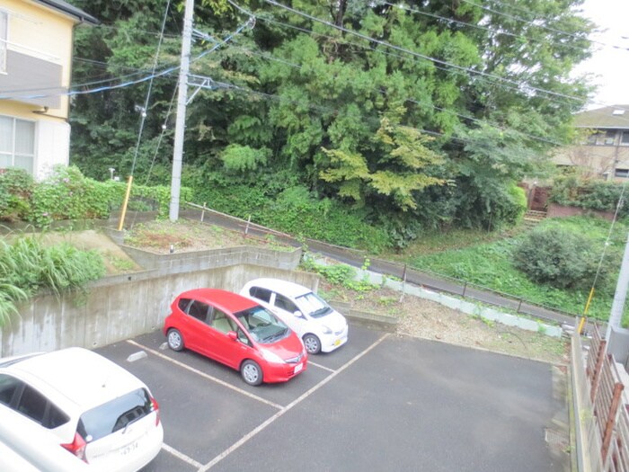 物件外観写真3　(駐車場)