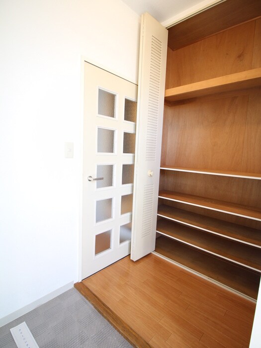 物件内観写真15　(玄関)