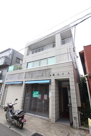 飯山ビル外観写真