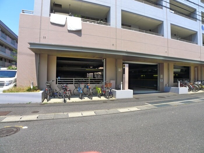 物件外観写真5　(駐輪場)