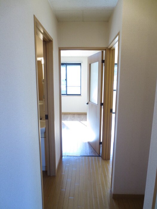 物件内観写真10　(玄関)