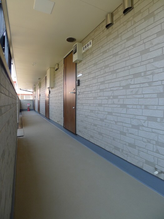 物件外観写真5　(エントランス部分)