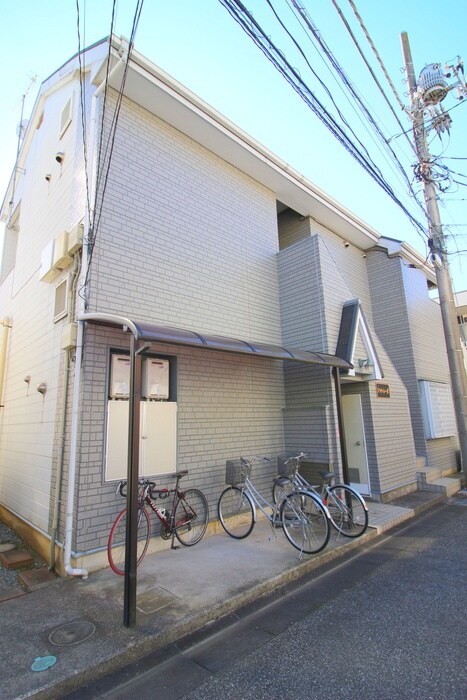 物件外観写真1　(エントランス部分)