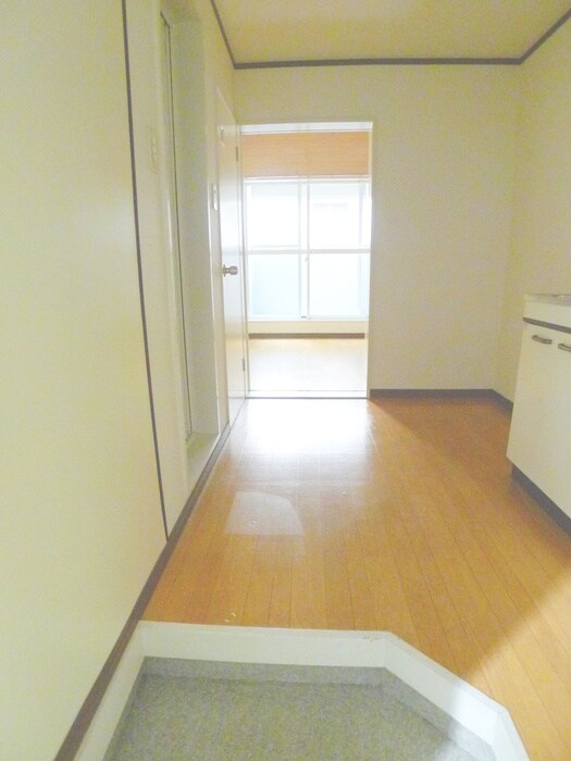 物件内観写真17　(玄関)