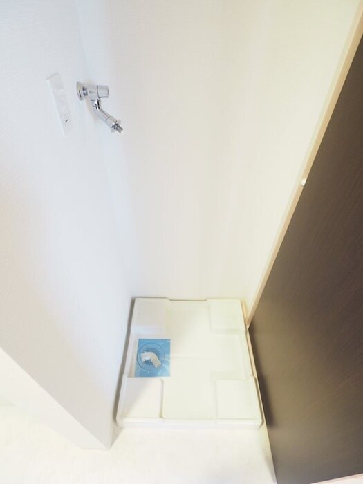 物件内観写真9　(洗濯機置場)