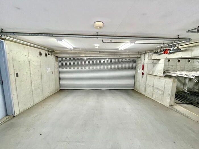 物件外観写真6　(駐車場)