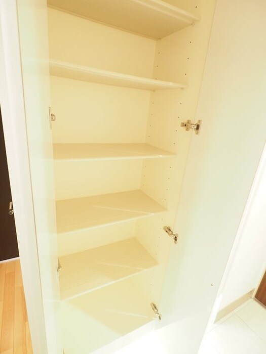 物件内観写真12　(収納)