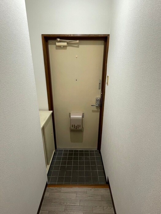 物件内観写真7　(玄関)