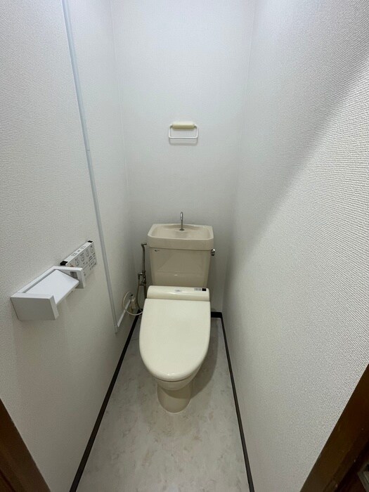 物件内観写真8　(トイレ)