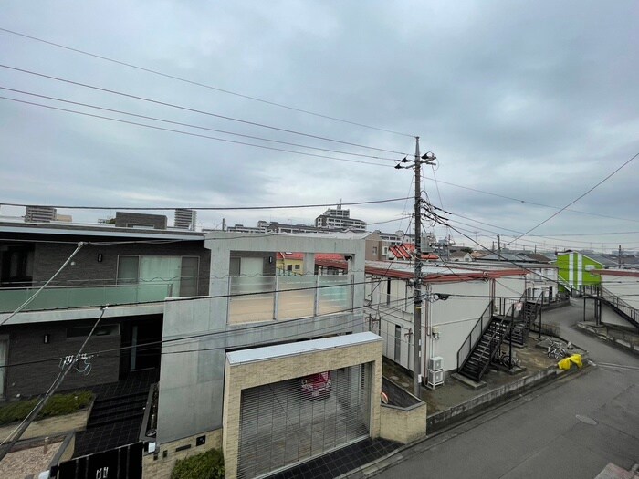 物件内観写真16　(室内からの展望)