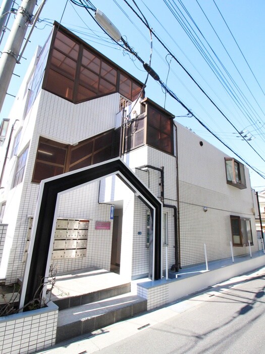 物件外観写真1　(エントランス部分)