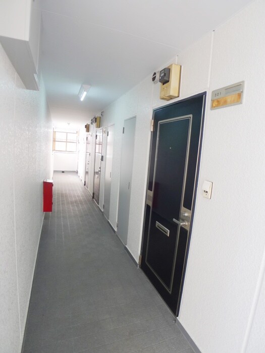 物件内観写真17　(玄関)