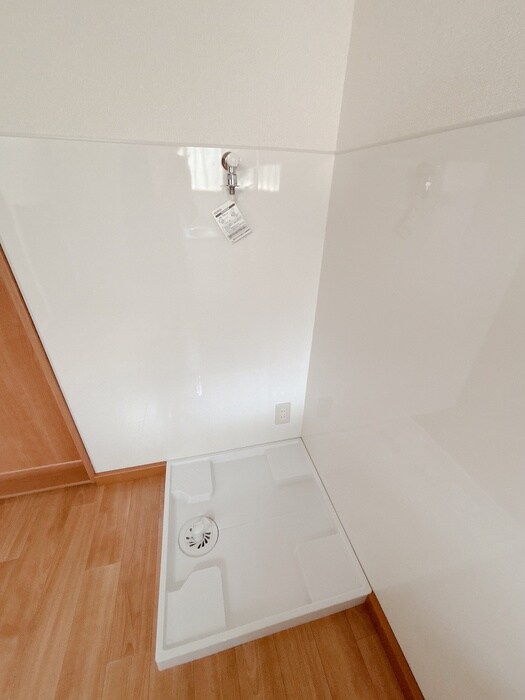 物件内観写真17　(洗濯機置場)