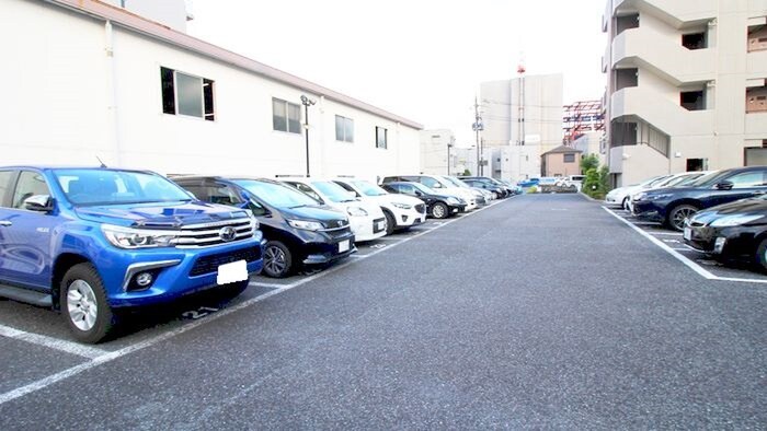 物件外観写真6　(駐車場)