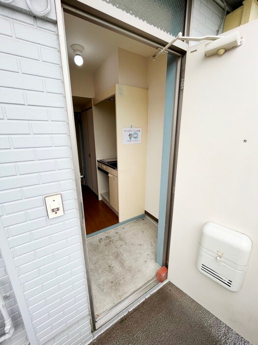 物件内観写真10　(玄関)