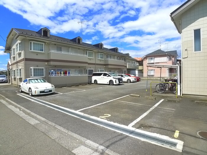 物件外観写真2　(駐車場)