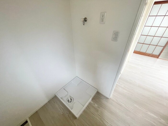 物件内観写真13　(洗濯機置場)