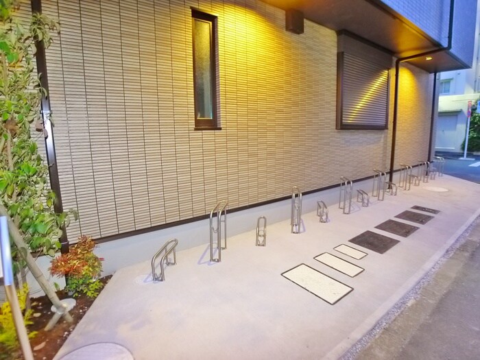 物件外観写真6　(駐輪場)