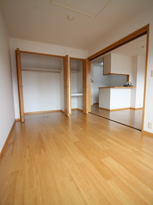 物件内観写真13　(収納)