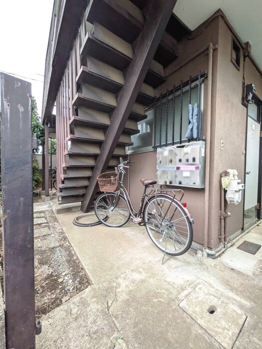 物件外観写真6　(駐輪場)