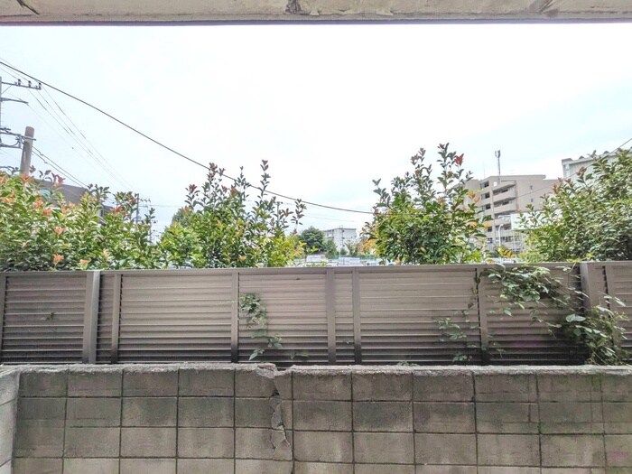 物件内観写真17　(室内からの展望)