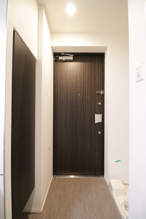 物件内観写真13　(玄関)
