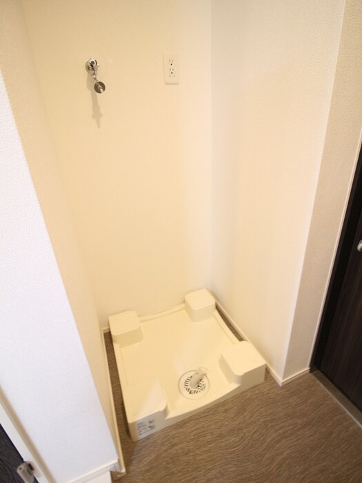 物件内観写真17　(洗濯機置場)