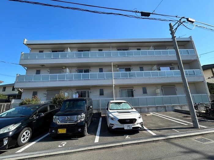 物件外観写真3　(駐輪場)