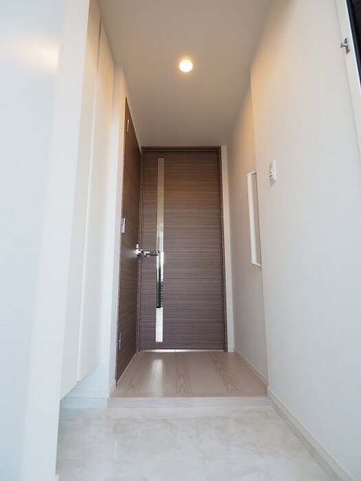 物件内観写真15　(玄関)