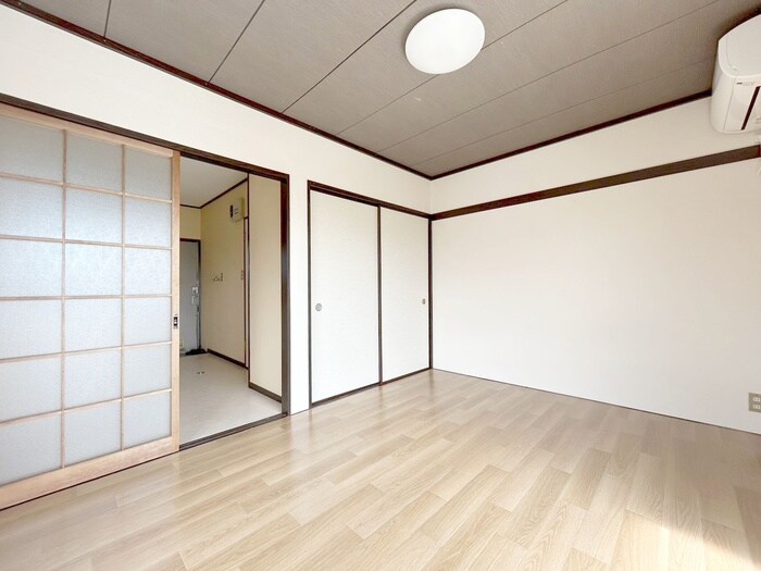 物件内観写真9　(居室)