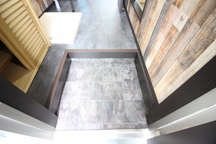 物件内観写真7　(玄関)