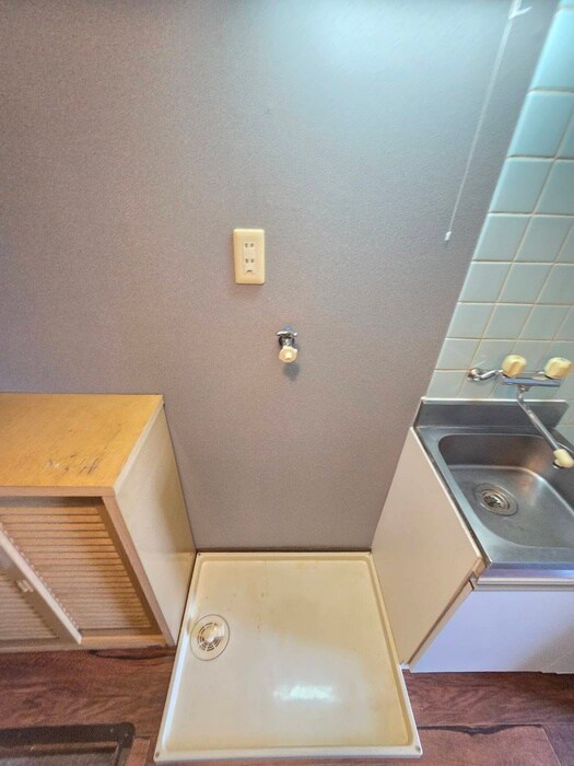 物件内観写真12　(洗濯機置場)