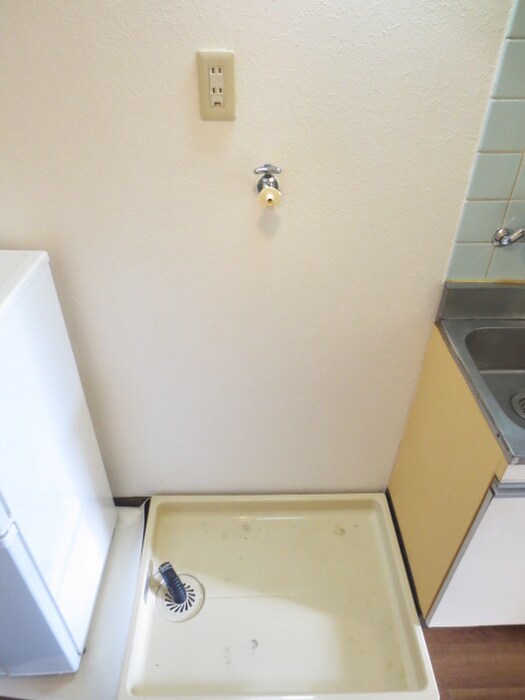 物件内観写真13　(洗濯機置場)