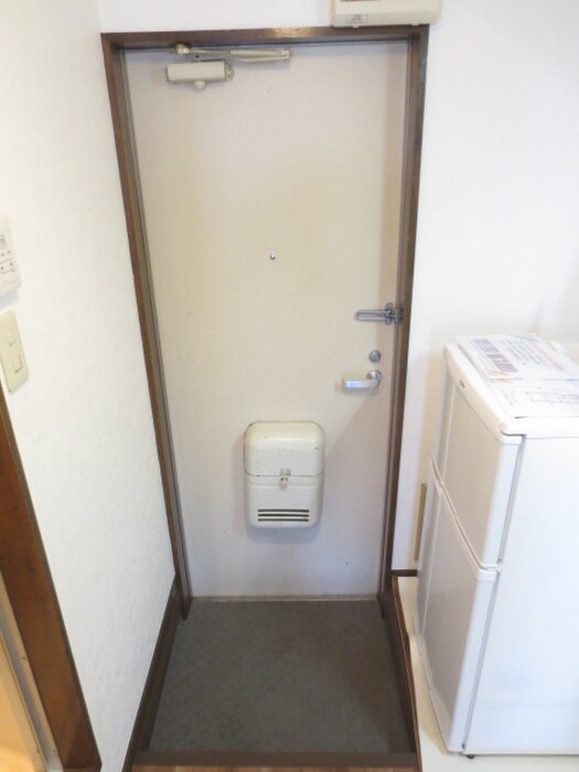 物件内観写真16　(玄関)