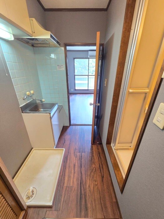 物件内観写真17　(廊下)