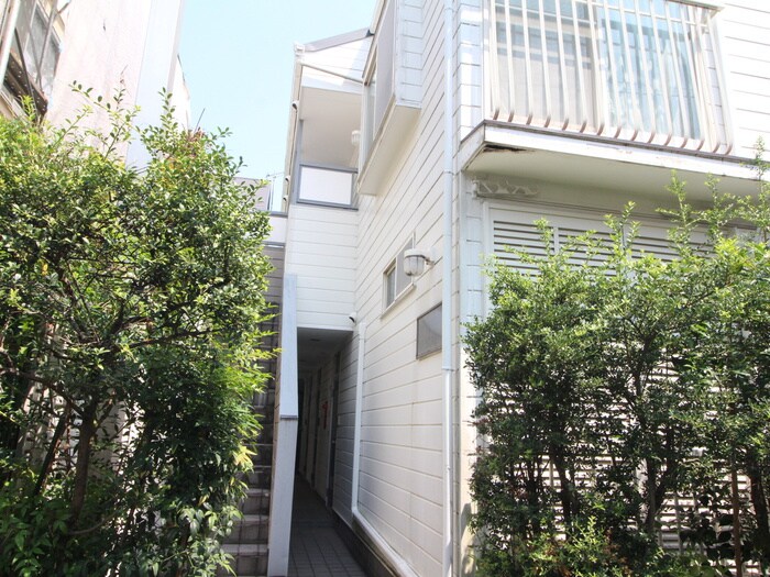 物件外観写真1　(エントランス部分)