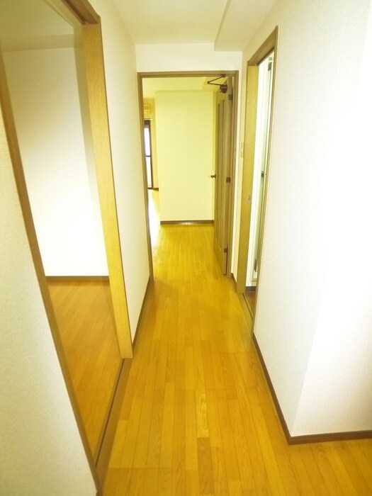 物件内観写真8　(廊下)