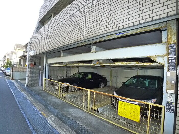 物件外観写真3　(駐車場)