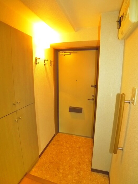 物件内観写真17　(玄関)