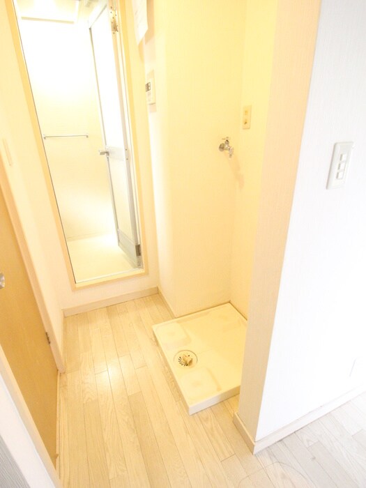 物件内観写真14　(洗濯機置場)