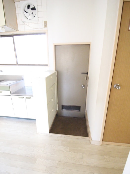 物件内観写真17　(玄関)