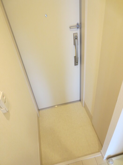 物件内観写真12　(玄関)