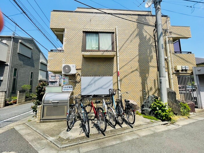 物件外観写真5　(駐輪場)