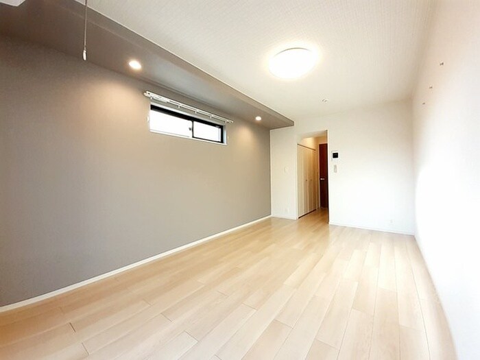 物件内観写真11　(室内からの展望)