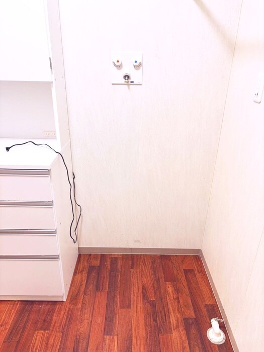 物件内観写真13　(洗濯機置場)