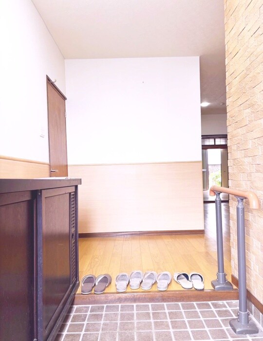 物件内観写真19　(玄関)